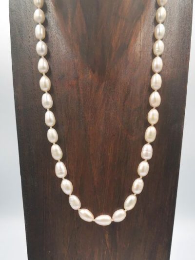 classic-oval-pearl-necklace