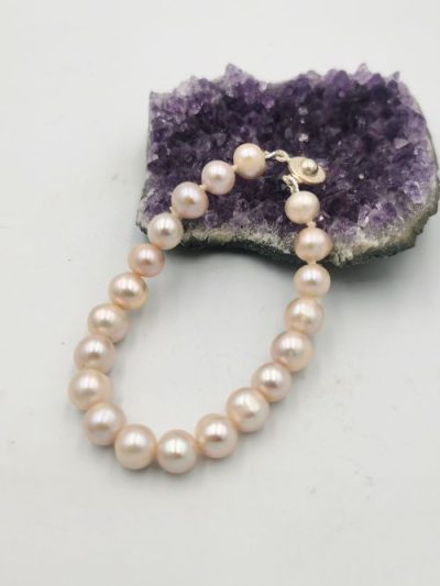 pink-freshwater-pearl-bracelet