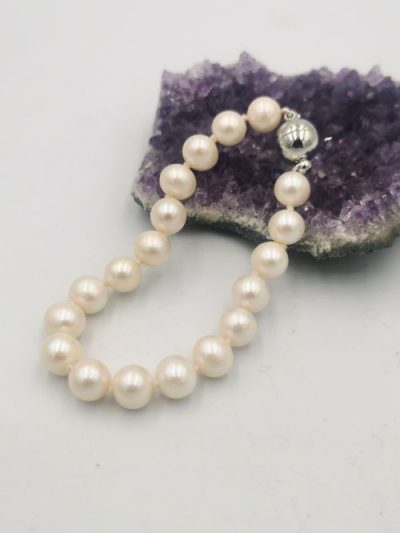 freshwater-pearl-bracelet-with-magnetic-clasp